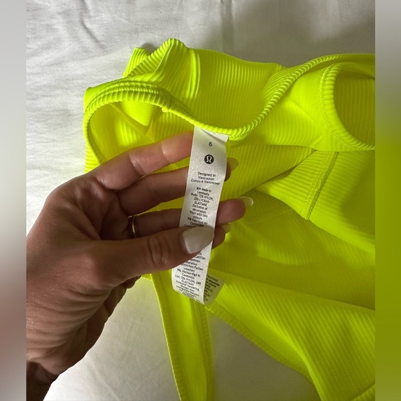 NWT Lululemon neon top - Picture 4 of 4